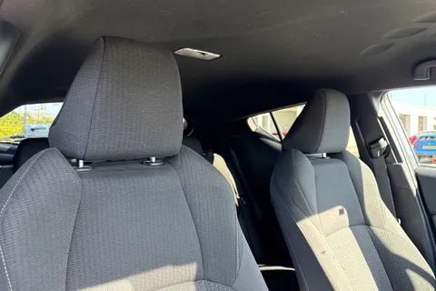 CP68EJC Toyota C-Hr 1.8 VVT-h Design CVT Euro 6 (s/s) 5dr Thumbnail #25