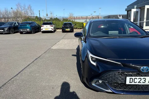 DC23AJO Toyota Corolla 1.8 VVT-h Design Touring Sports CVT Euro 6 (s/s) 5dr Thumbnail #26