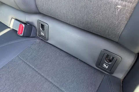 DC23AJO Toyota Corolla 1.8 VVT-h Design Touring Sports CVT Euro 6 (s/s) 5dr Thumbnail #33