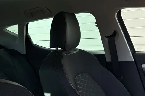 YE72EFW SEAT Leon 1.0 TSI EVO FR 5dr Thumbnail #44