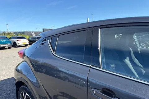 CP68EJC Toyota C-Hr 1.8 VVT-h Design CVT Euro 6 (s/s) 5dr Thumbnail #37