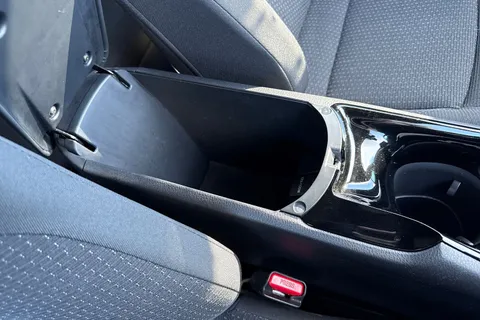 CP68EJC Toyota C-Hr 1.8 VVT-h Design CVT Euro 6 (s/s) 5dr Thumbnail #62