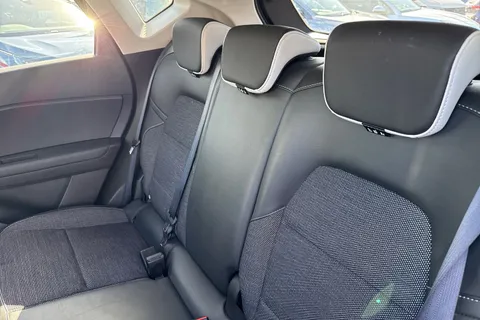 14 of 45 for Renault Captur 1.0 TCe techno Euro 6 (s/s) 5dr