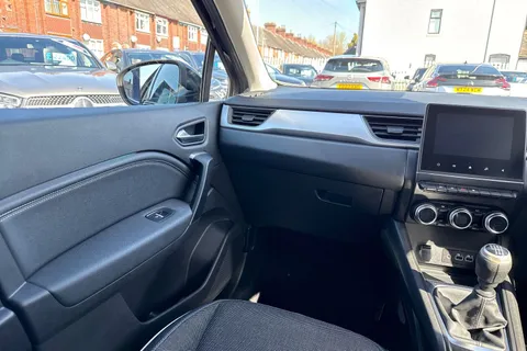 15 of 45 for Renault Captur 1.0 TCe techno Euro 6 (s/s) 5dr