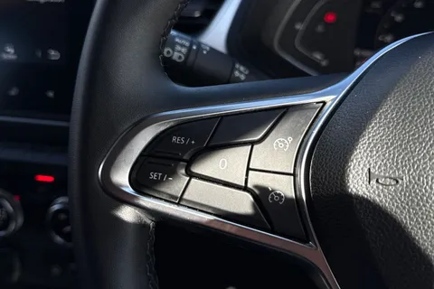 34 of 45 for Renault Captur 1.0 TCe techno Euro 6 (s/s) 5dr