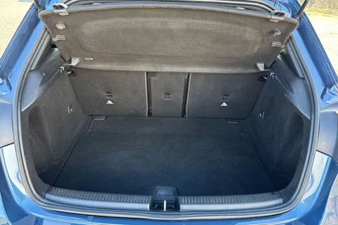 BU20DWG Mercedes-Benz A Class 2.0 A200d AMG Line (Premium Plus 2) 8G-DCT Euro 6 (s/s) 5dr Thumbnail #8