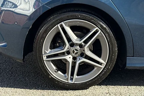 BU20DWG Mercedes-Benz A Class 2.0 A200d AMG Line (Premium Plus 2) 8G-DCT Euro 6 (s/s) 5dr Thumbnail #12