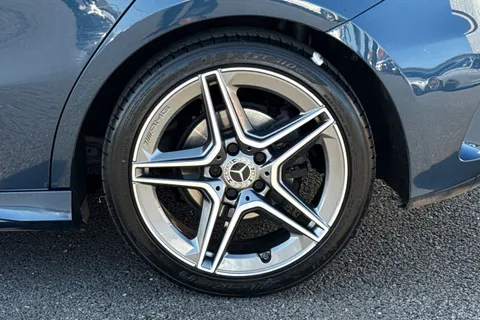 BU20DWG Mercedes-Benz A Class 2.0 A200d AMG Line (Premium Plus 2) 8G-DCT Euro 6 (s/s) 5dr Thumbnail #13