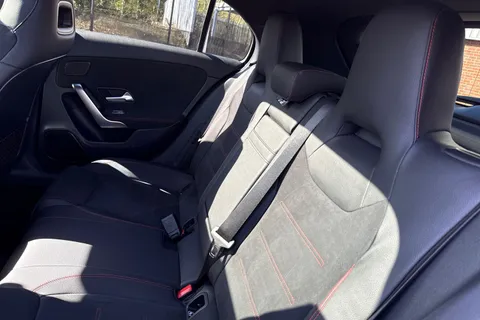 BU20DWG Mercedes-Benz A Class 2.0 A200d AMG Line (Premium Plus 2) 8G-DCT Euro 6 (s/s) 5dr Thumbnail #20