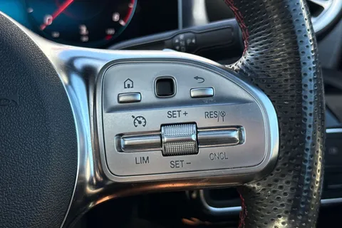 BU20DWG Mercedes-Benz A Class 2.0 A200d AMG Line (Premium Plus 2) 8G-DCT Euro 6 (s/s) 5dr Thumbnail #41