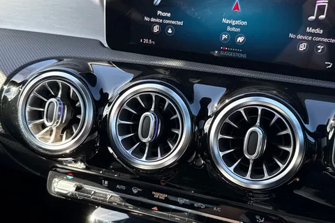 BU20DWG Mercedes-Benz A Class 2.0 A200d AMG Line (Premium Plus 2) 8G-DCT Euro 6 (s/s) 5dr Thumbnail #45