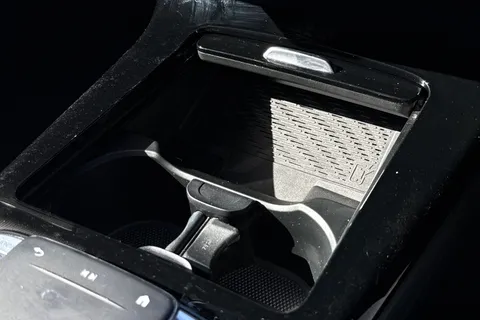 BU20DWG Mercedes-Benz A Class 2.0 A200d AMG Line (Premium Plus 2) 8G-DCT Euro 6 (s/s) 5dr Thumbnail #47