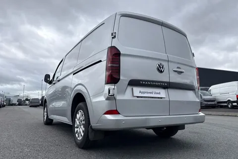 DG75BWE Volkswagen Transporter 2.0 TDI 110 Commerce Pro Van Thumbnail #8