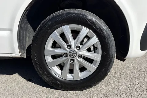 PF74MRX Volkswagen Transporter 2.0 TDI 150 Highline Van DSG Thumbnail #10