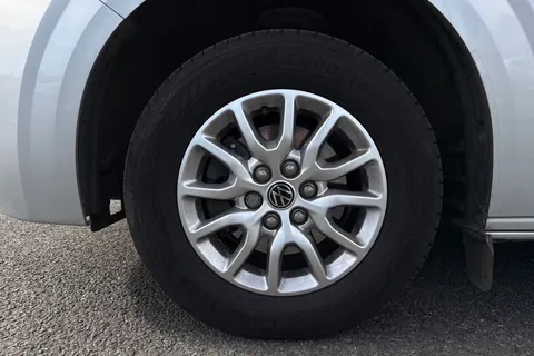 DG75BWE Volkswagen Transporter 2.0 TDI 110 Commerce Pro Van Thumbnail #13