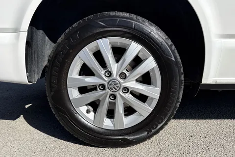 PF74MRX Volkswagen Transporter 2.0 TDI 150 Highline Van DSG Thumbnail #11