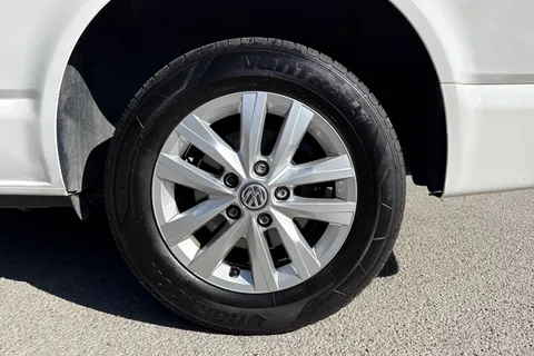 PF74MRX Volkswagen Transporter 2.0 TDI 150 Highline Van DSG Thumbnail #12