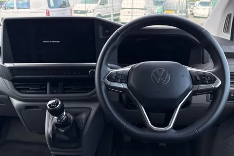 DG75BWE Volkswagen Transporter 2.0 TDI 110 Commerce Pro Van Thumbnail #18