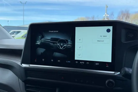 DG75BWE Volkswagen Transporter 2.0 TDI 110 Commerce Pro Van Thumbnail #22