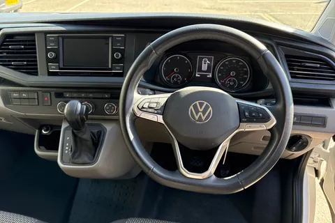 PF74MRX Volkswagen Transporter 2.0 TDI 150 Highline Van DSG Thumbnail #18