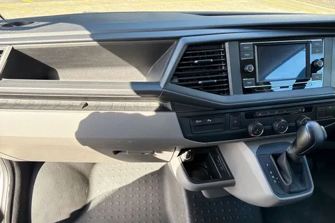 PF74MRX Volkswagen Transporter 2.0 TDI 150 Highline Van DSG Thumbnail #20