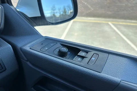 PF74MRX Volkswagen Transporter 2.0 TDI 150 Highline Van DSG Thumbnail #21