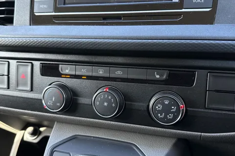 PF74MRX Volkswagen Transporter 2.0 TDI 150 Highline Van DSG Thumbnail #22