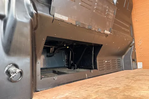 DG75BWE Volkswagen Transporter 2.0 TDI 110 Commerce Pro Van Thumbnail #30