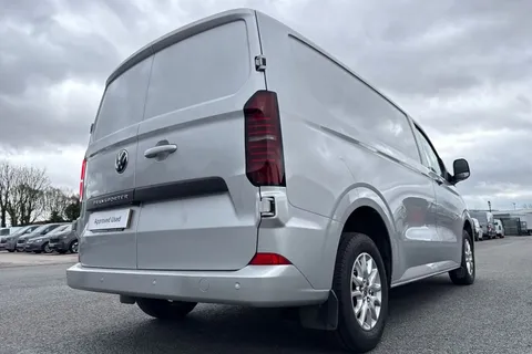 DG75BWE Volkswagen Transporter 2.0 TDI 110 Commerce Pro Van Thumbnail #31