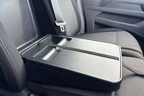 DG75BWE Volkswagen Transporter 2.0 TDI 110 Commerce Pro Van Thumbnail #33