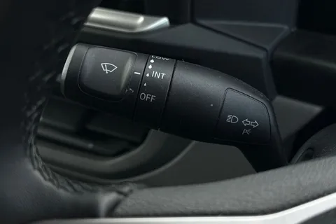 DG75BWE Volkswagen Transporter 2.0 TDI 110 Commerce Pro Van Thumbnail #39