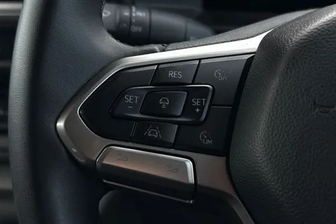 DG75BWE Volkswagen Transporter 2.0 TDI 110 Commerce Pro Van Thumbnail #40