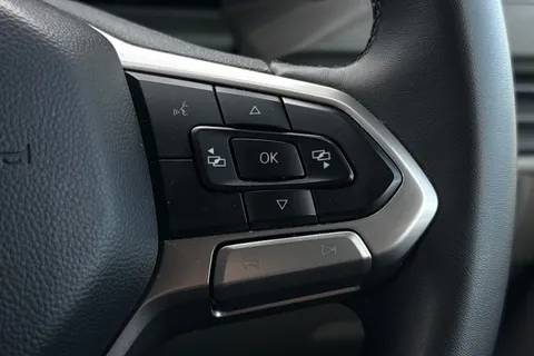 DG75BWE Volkswagen Transporter 2.0 TDI 110 Commerce Pro Van Thumbnail #41