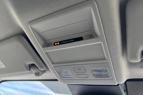 DG75BWE Volkswagen Transporter 2.0 TDI 110 Commerce Pro Van Thumbnail #45