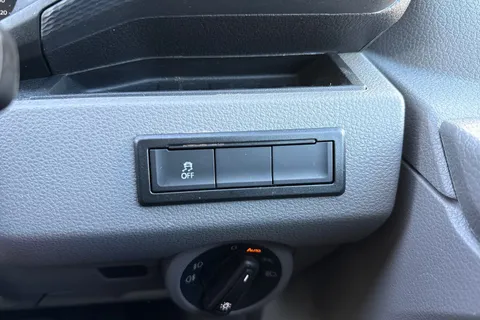 PF74MRX Volkswagen Transporter 2.0 TDI 150 Highline Van DSG Thumbnail #39