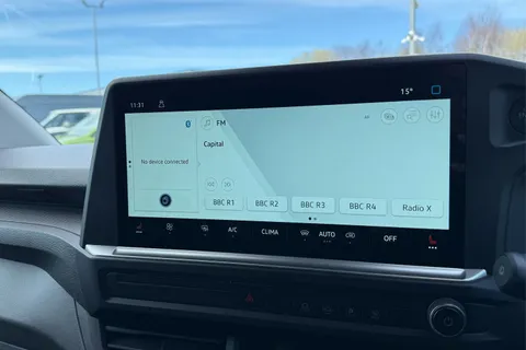 DG75BWE Volkswagen Transporter 2.0 TDI 110 Commerce Pro Van Thumbnail #47