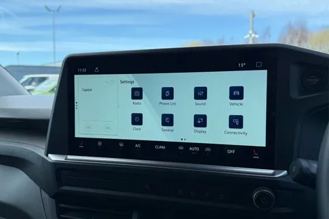 DG75BWE Volkswagen Transporter 2.0 TDI 110 Commerce Pro Van Thumbnail #50