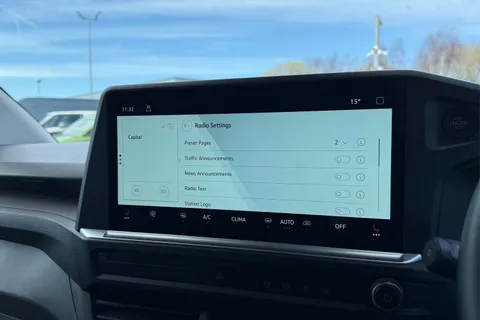 DG75BWE Volkswagen Transporter 2.0 TDI 110 Commerce Pro Van Thumbnail #51