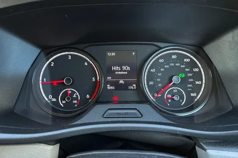 PF74MRX Volkswagen Transporter 2.0 TDI 150 Highline Van DSG Thumbnail #45