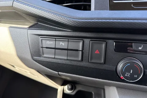 PF74MRX Volkswagen Transporter 2.0 TDI 150 Highline Van DSG Thumbnail #46