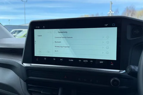 DG75BWE Volkswagen Transporter 2.0 TDI 110 Commerce Pro Van Thumbnail #56