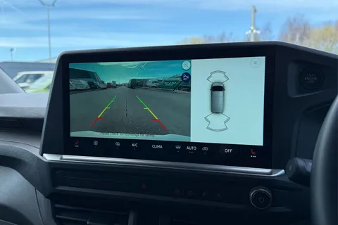 DG75BWE Volkswagen Transporter 2.0 TDI 110 Commerce Pro Van Thumbnail #57