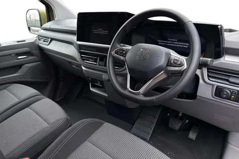 BA25KXR Volkswagen Transporter 2.0 TDI 150 Commerce Pro Van 8sp Automatic Thumbnail #14