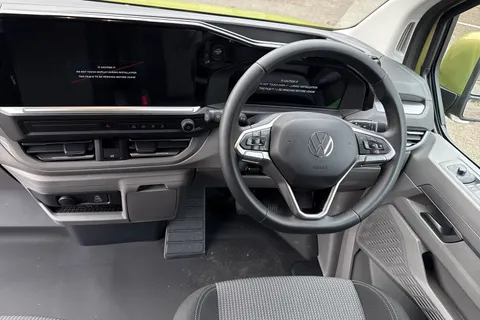 BA25KXR Volkswagen Transporter 2.0 TDI 150 Commerce Pro Van 8sp Automatic Thumbnail #18