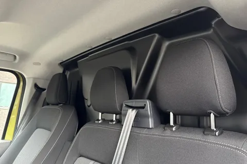 BA25KXR Volkswagen Transporter 2.0 TDI 150 Commerce Pro Van 8sp Automatic Thumbnail #19