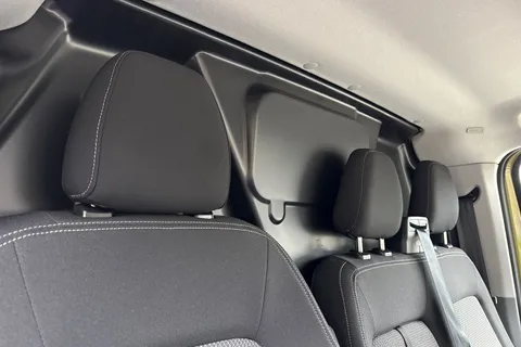 BA25KXR Volkswagen Transporter 2.0 TDI 150 Commerce Pro Van 8sp Automatic Thumbnail #24