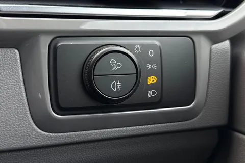 BA25KXR Volkswagen Transporter 2.0 TDI 150 Commerce Pro Van 8sp Automatic Thumbnail #31