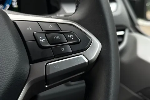 BA25KXR Volkswagen Transporter 2.0 TDI 150 Commerce Pro Van 8sp Automatic Thumbnail #34