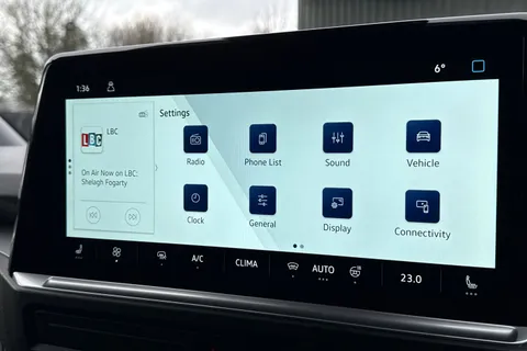 BA25KXR Volkswagen Transporter 2.0 TDI 150 Commerce Pro Van 8sp Automatic Thumbnail #37