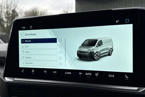 BA25KXR Volkswagen Transporter 2.0 TDI 150 Commerce Pro Van 8sp Automatic Thumbnail #39